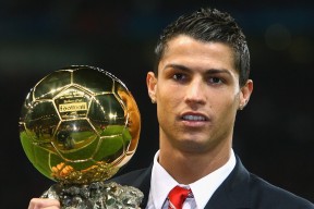 kaiyun官方网站-职业与草根并举为中国足球打开新路径，对中国职业足球的看法