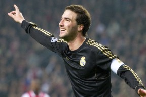 开云官网APP下载-马赛效力中卫安德烈维拉尤临赛季绝对暂停，安德烈维萨里的贡献和故事