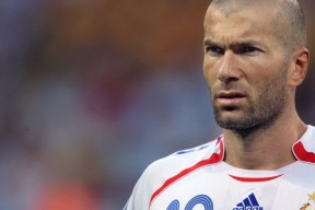 开云体育-“飞盘对抗：三叉湖赛场上的精准投掷与飞翔竞技”